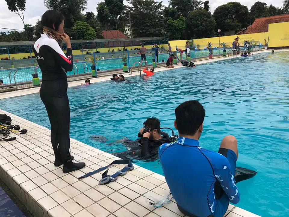 Learn to Scuba with iDiventure